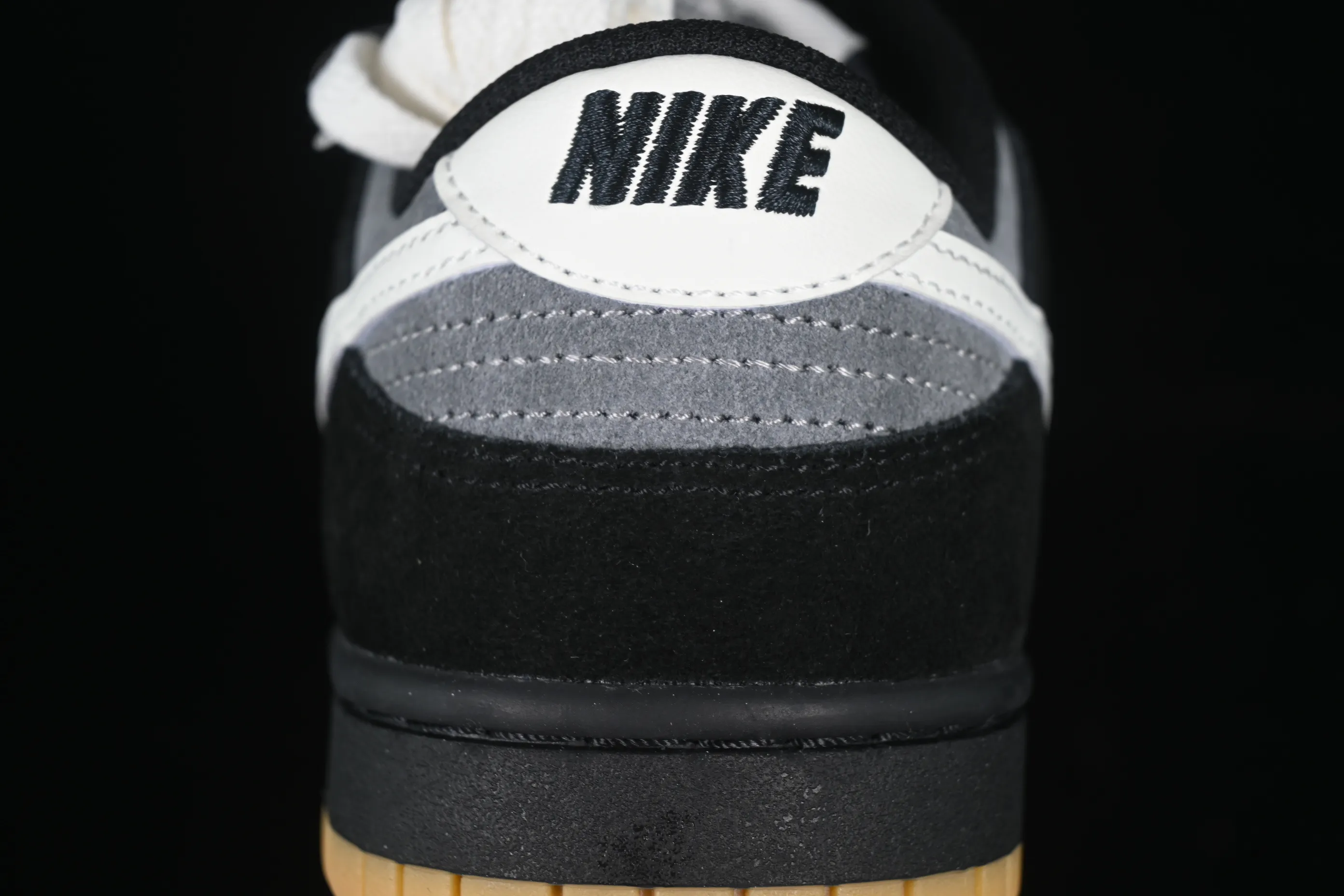 All categories Nk SB Dunk series Nk SB Dunk Low low-top sneakers Nk Dunk Low black and gray color low-top casual sneakers HQ1931-001